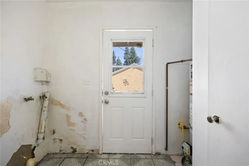 15739 Chatsworth Granada Hills, CA 91344