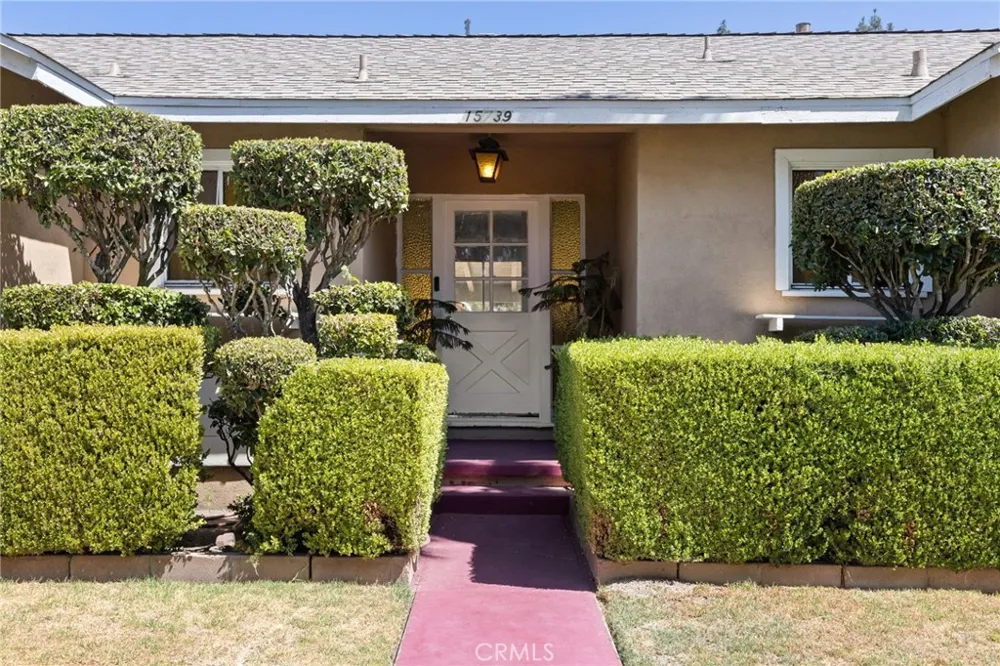 15739 Chatsworth Granada Hills, CA 91344