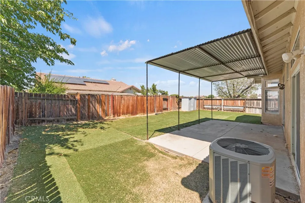 1645 E Kettering Lancaster, CA 93535