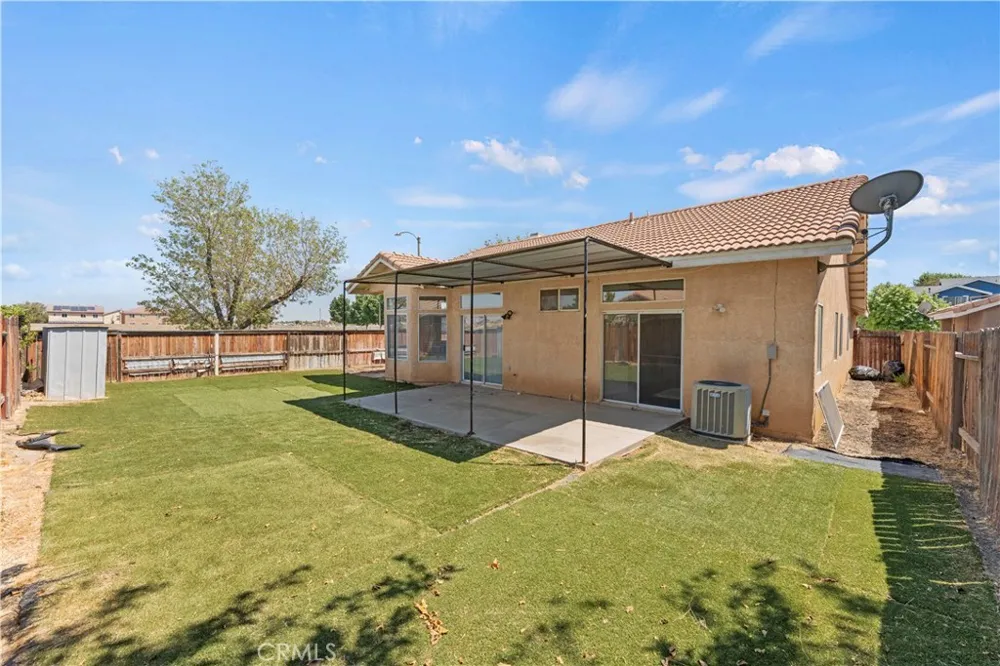 1645 E Kettering Lancaster, CA 93535