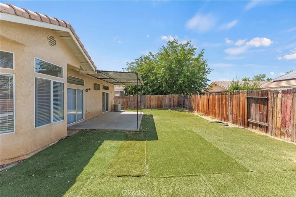 1645 E Kettering Lancaster, CA 93535