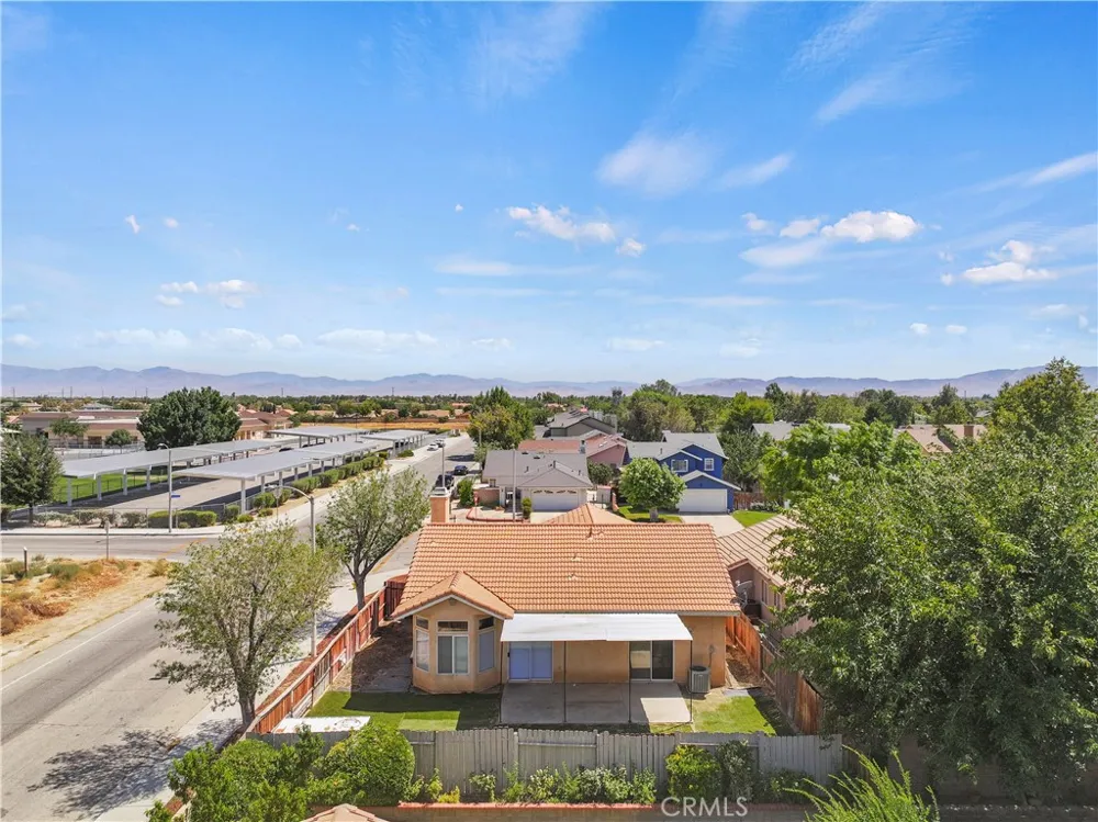 1645 E Kettering Lancaster, CA 93535