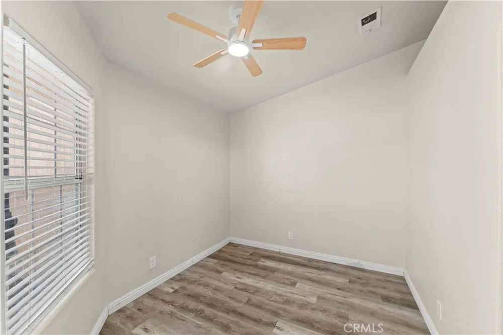 1645 E Kettering Lancaster, CA 93535