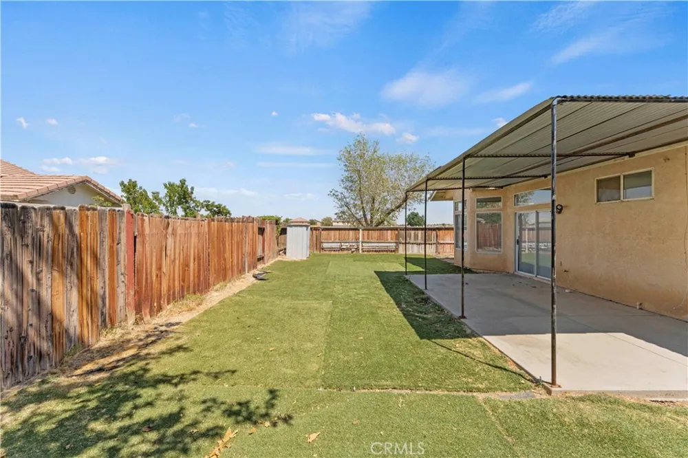 1645 E Kettering Lancaster, CA 93535