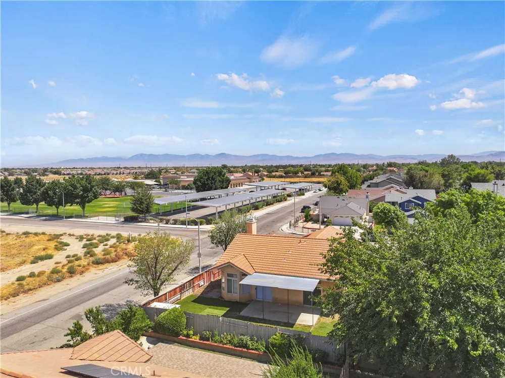 1645 E Kettering Lancaster, CA 93535