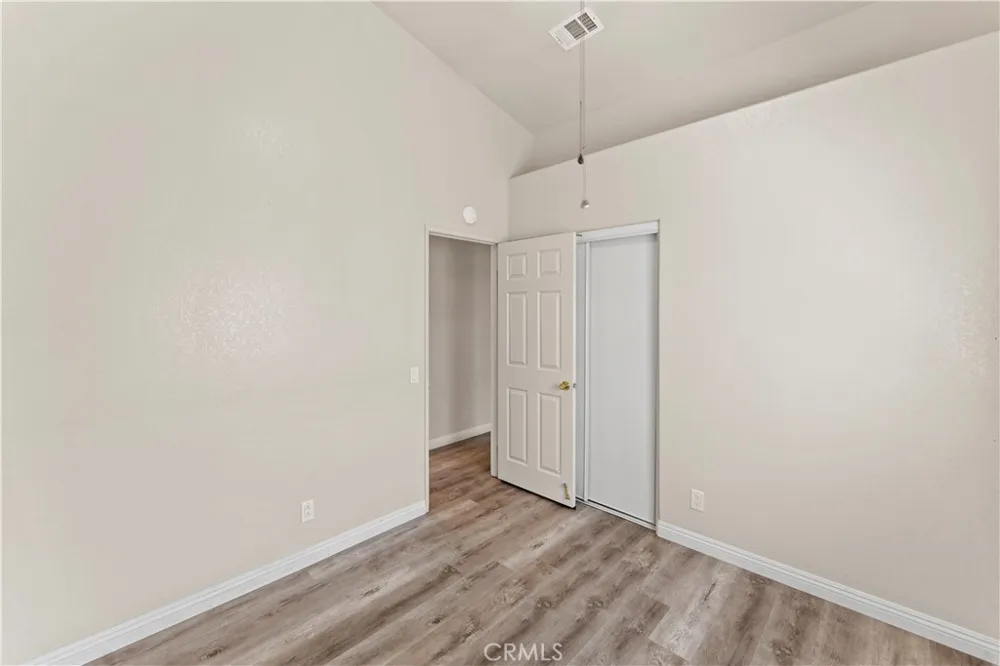 1645 E Kettering Lancaster, CA 93535