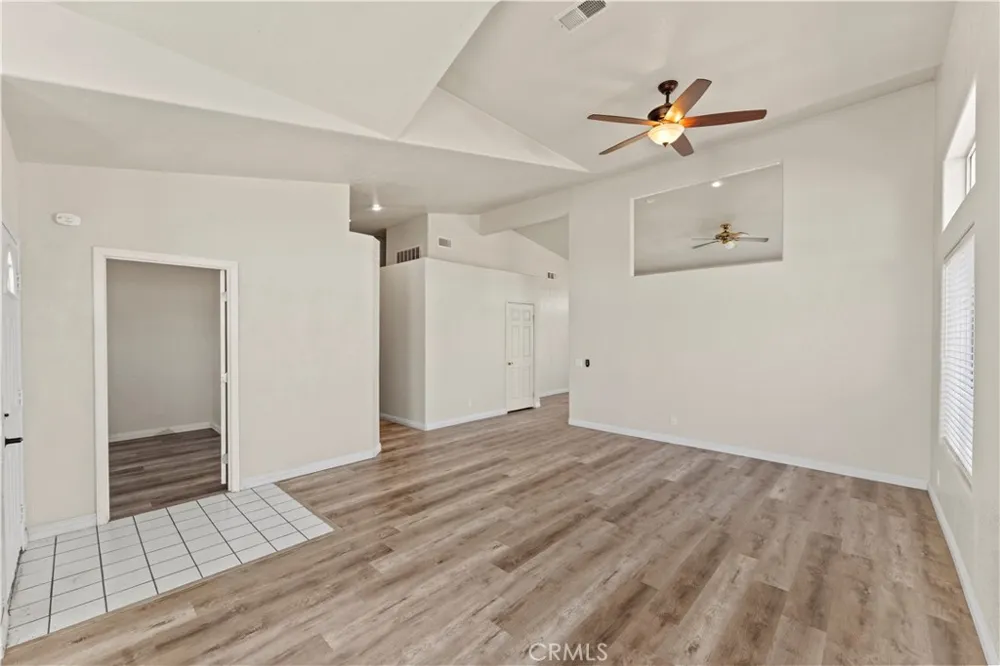 1645 E Kettering Lancaster, CA 93535
