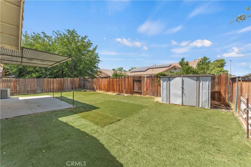 1645 E Kettering Lancaster, CA 93535