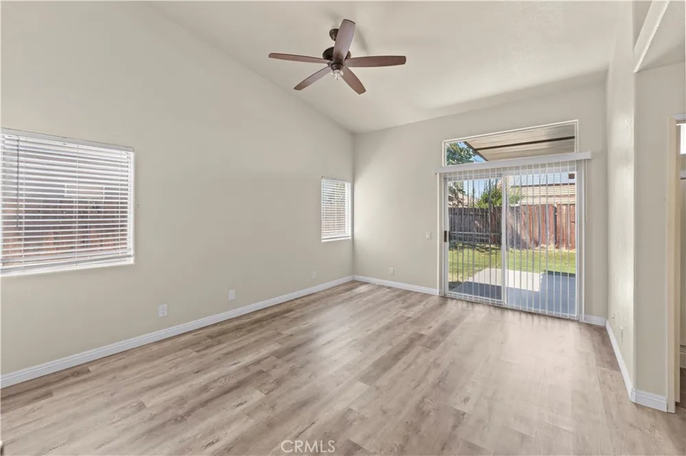 1645 E Kettering Lancaster, CA 93535