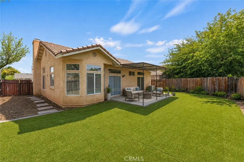 1645 E Kettering Lancaster, CA 93535