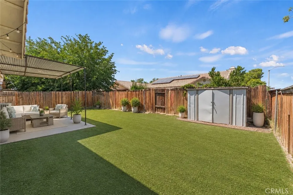 1645 E Kettering Lancaster, CA 93535