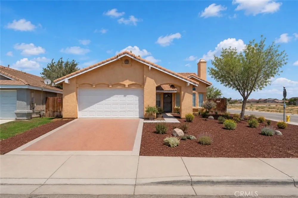 1645 E Kettering Lancaster, CA 93535