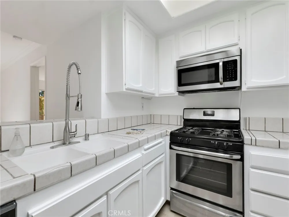 7800 Topanga Canyon Boulevard #216 Canoga Park, CA 91304