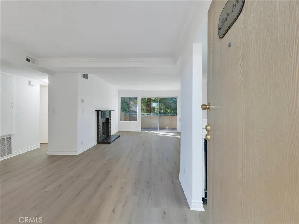 7800 Topanga Canyon Boulevard #216 Canoga Park, CA 91304