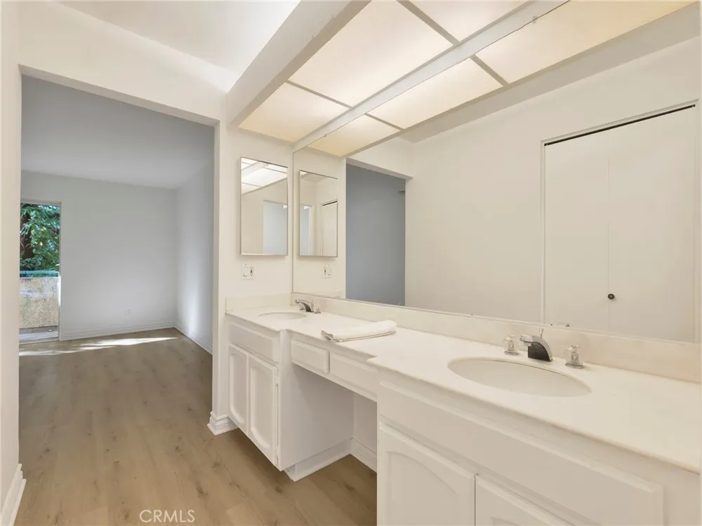 7800 Topanga Canyon Boulevard #216 Canoga Park, CA 91304