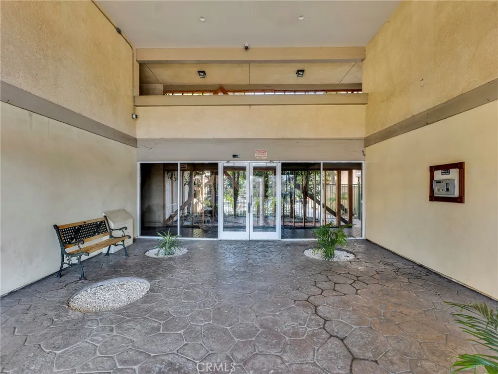 7800 Topanga Canyon Boulevard #216 Canoga Park, CA 91304