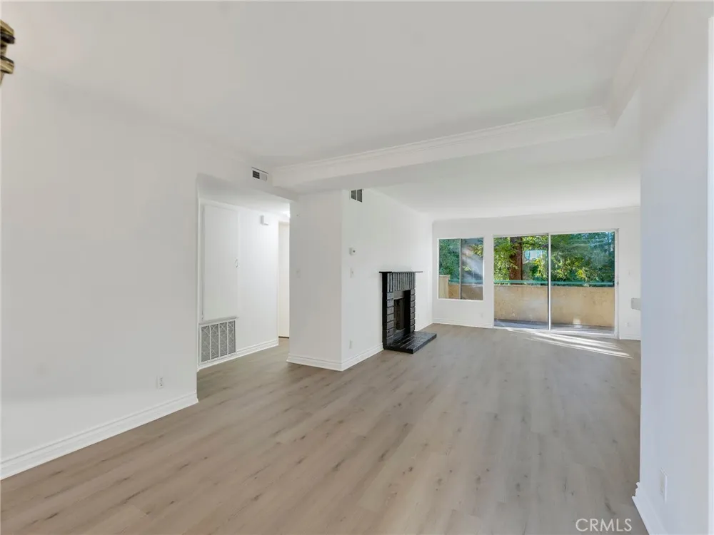 7800 Topanga Canyon Boulevard #216 Canoga Park, CA 91304