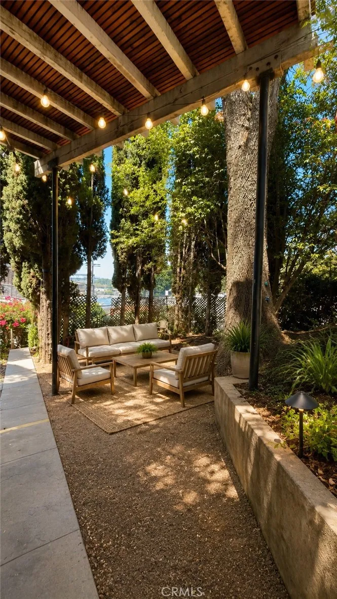 3930 Kentucky Drive #2 Los Angeles, CA 90068