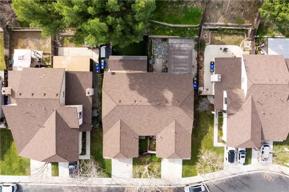 28291 Bockdale Ave. Canyon Country, CA 91387
