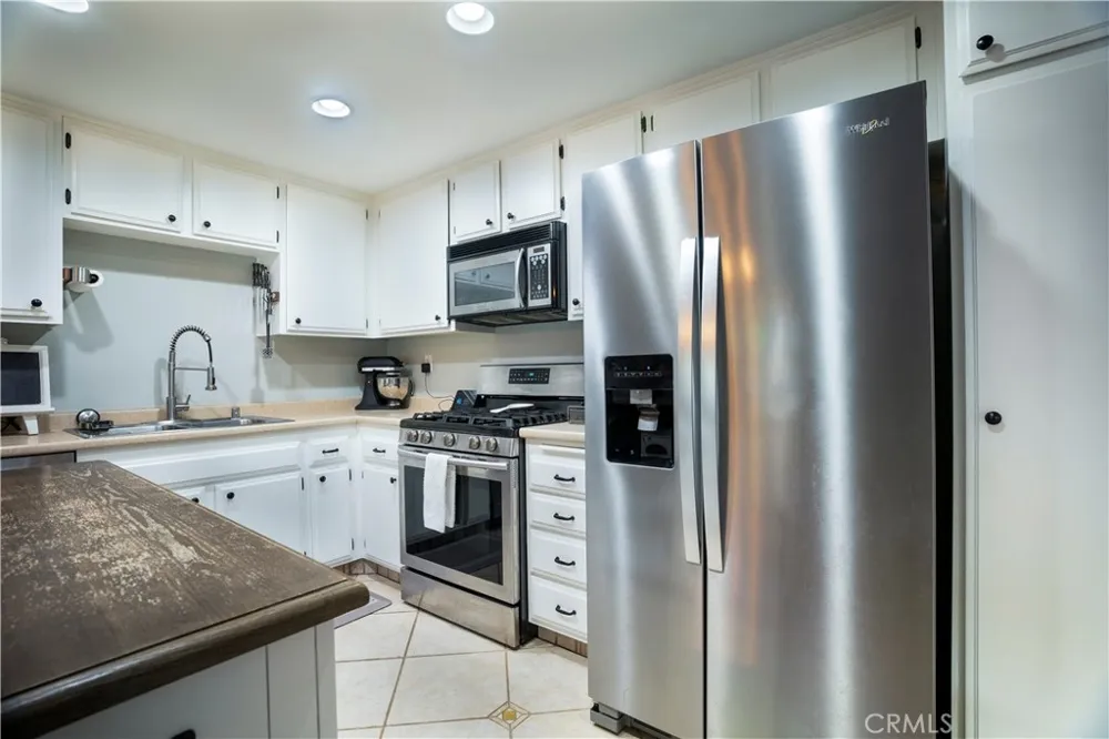 28291 Bockdale Ave. Canyon Country, CA 91387
