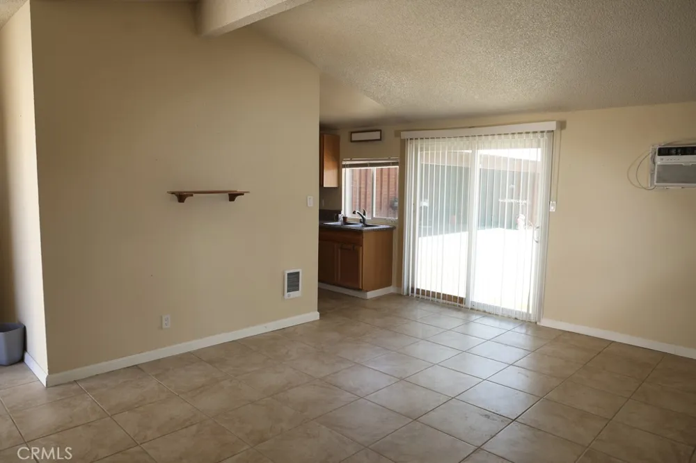 7742 Walpole California City, CA 93505