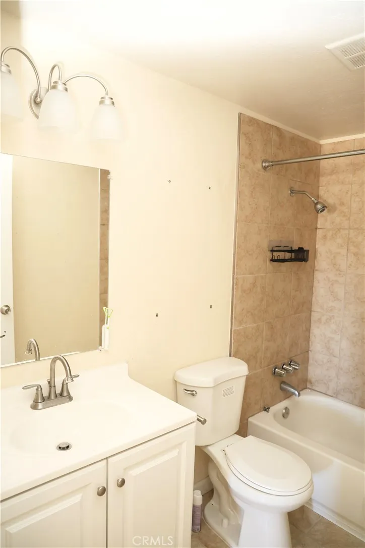 7742 Walpole California City, CA 93505