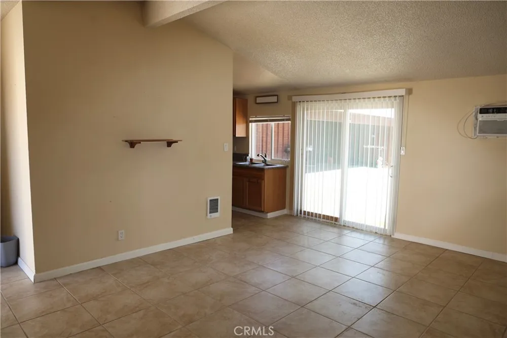 7742 Walpole California City, CA 93505