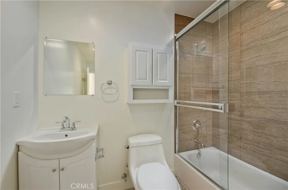 12516 San Fernando #2 Sylmar, CA 91342