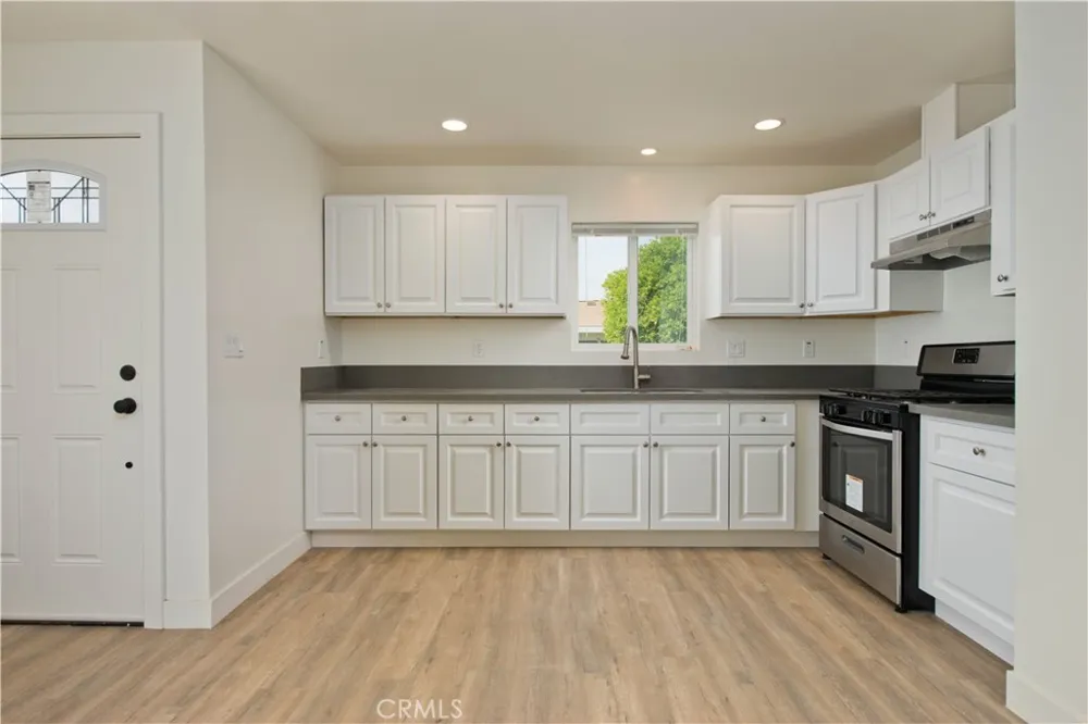 12516 San Fernando #2 Sylmar, CA 91342