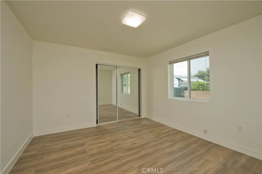 12516 San Fernando #2 Sylmar, CA 91342