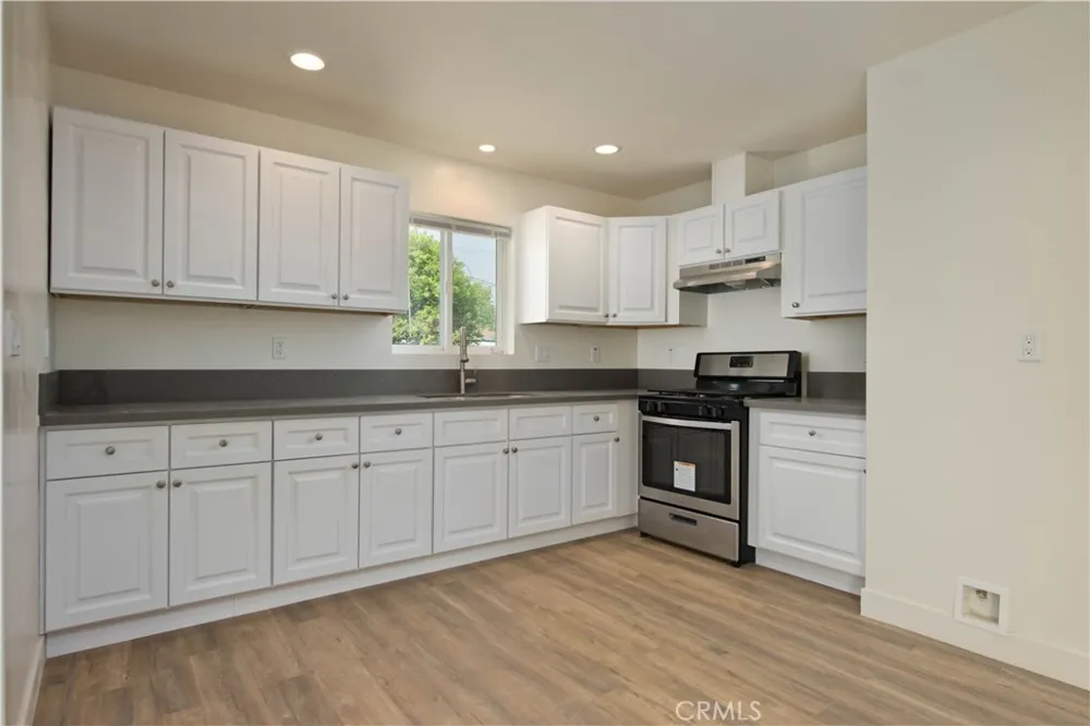 12516 San Fernando #2 Sylmar, CA 91342