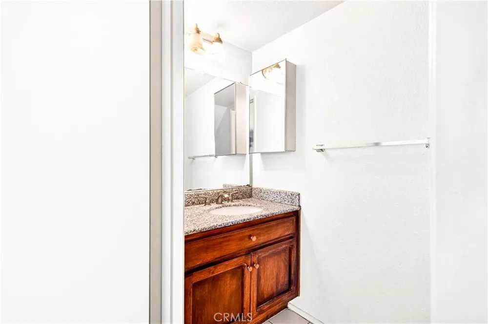 4455 Vista Del Monte Sherman Oaks, CA 91403