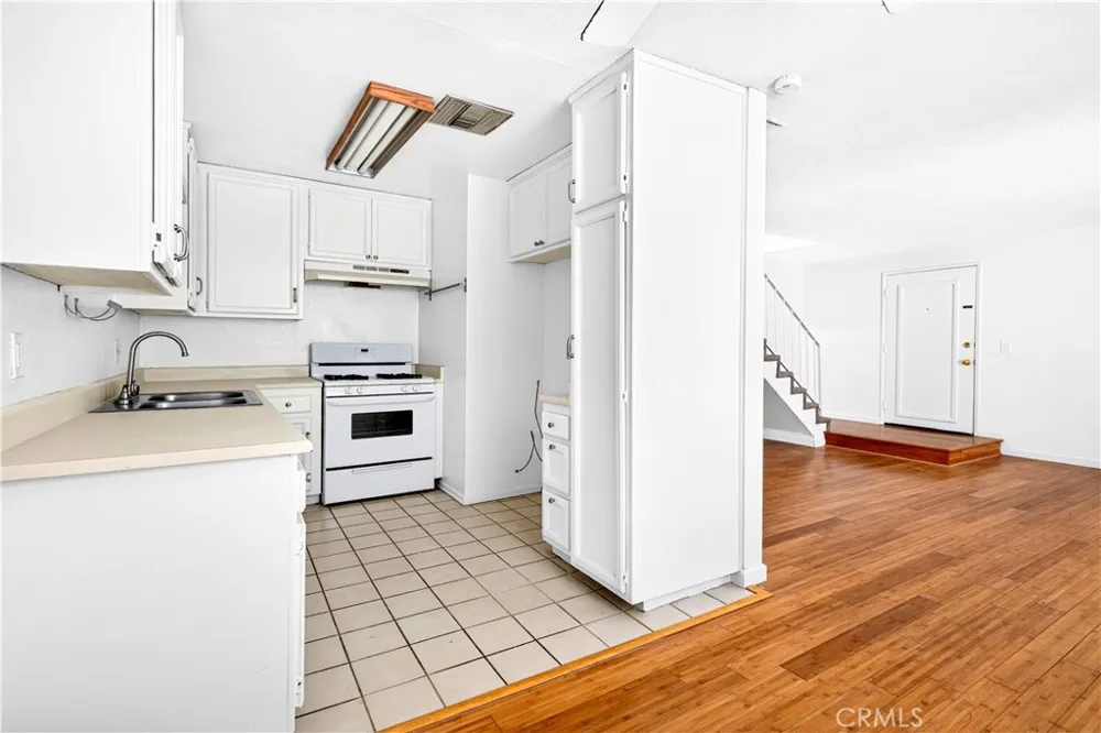 4455 Vista Del Monte Sherman Oaks, CA 91403