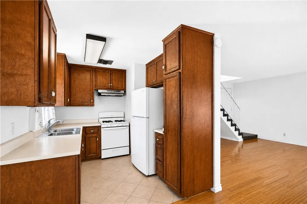 4455 Vista Del Monte Sherman Oaks, CA 91403