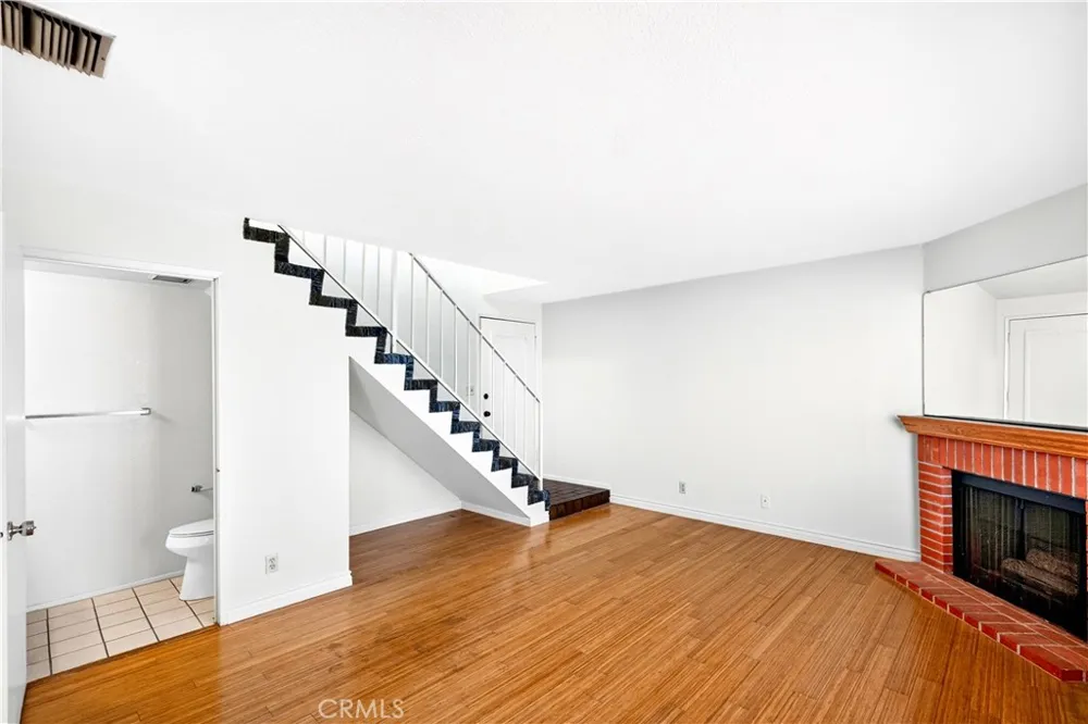 4455 Vista Del Monte Sherman Oaks, CA 91403