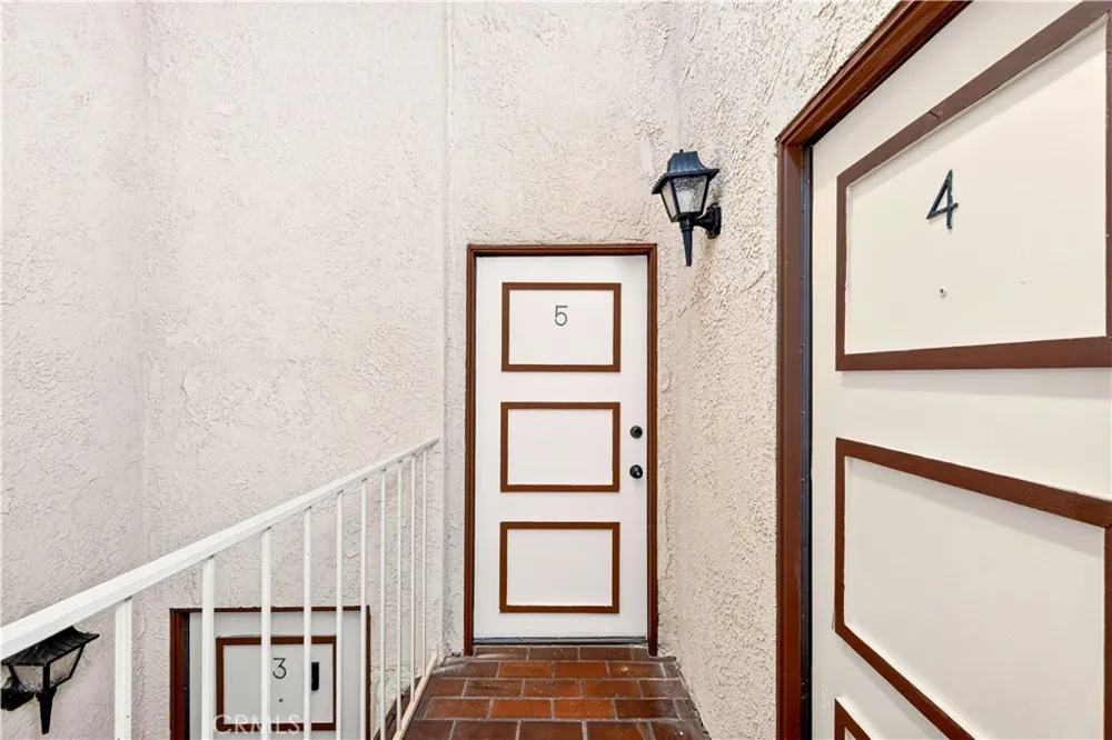 4455 Vista Del Monte Sherman Oaks, CA 91403