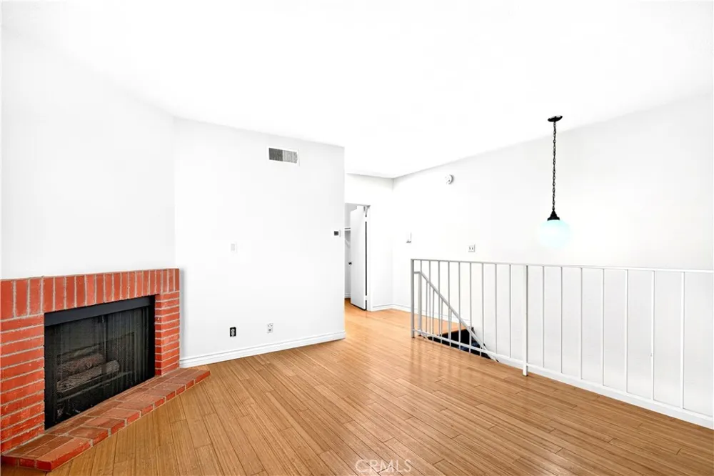 4455 Vista Del Monte Sherman Oaks, CA 91403