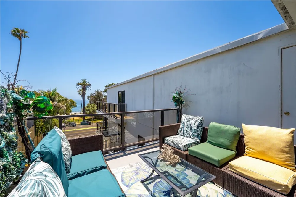 833 Ocean Avenue #304 Santa Monica, CA 90403