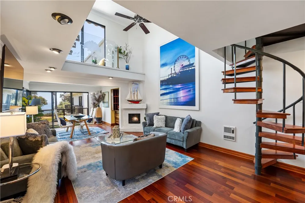 833 Ocean Avenue #304 Santa Monica, CA 90403
