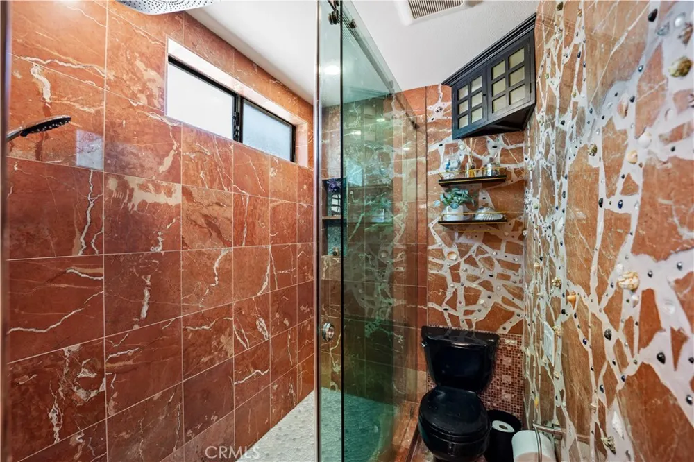 833 Ocean Avenue #304 Santa Monica, CA 90403