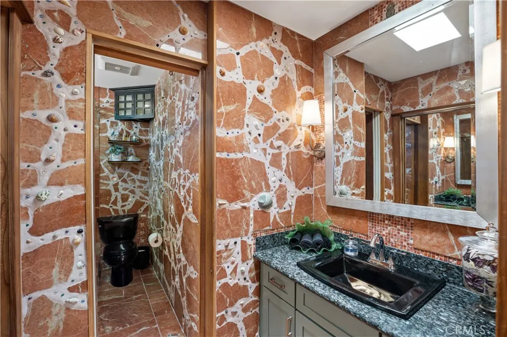 833 Ocean Avenue #304 Santa Monica, CA 90403