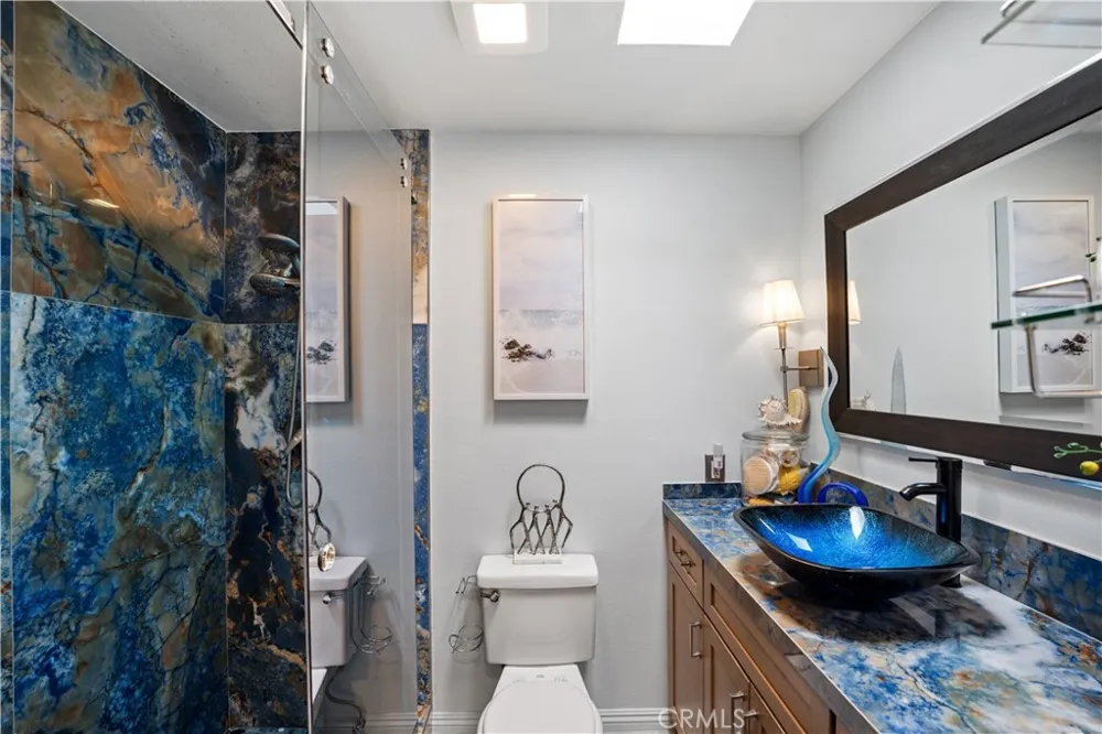 833 Ocean Avenue #304 Santa Monica, CA 90403