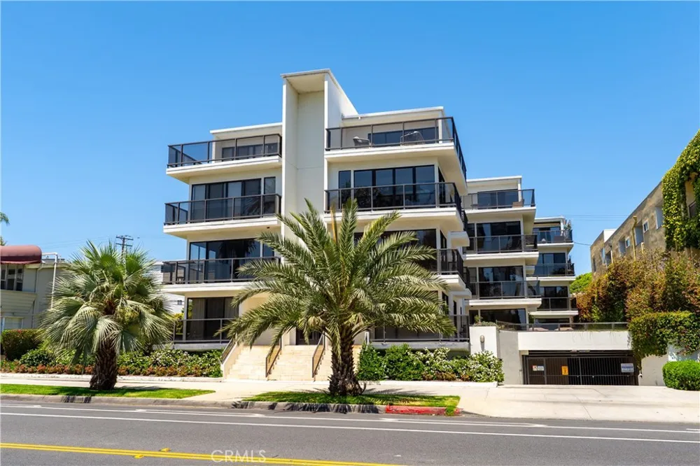 833 Ocean Avenue #304 Santa Monica, CA 90403