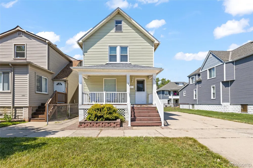 346 Sycamore Street Wyandotte City, MI 48192