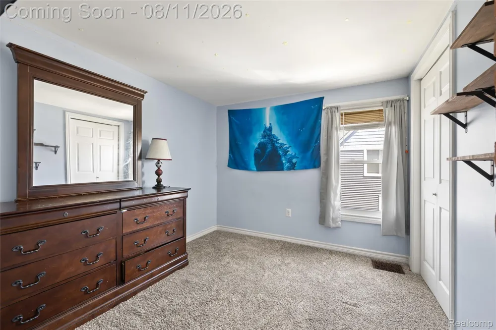 346 Sycamore Street Wyandotte City, MI 48192