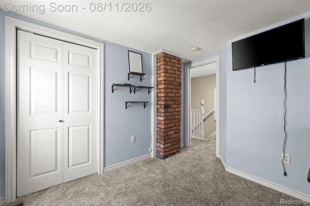 346 Sycamore Street Wyandotte City, MI 48192