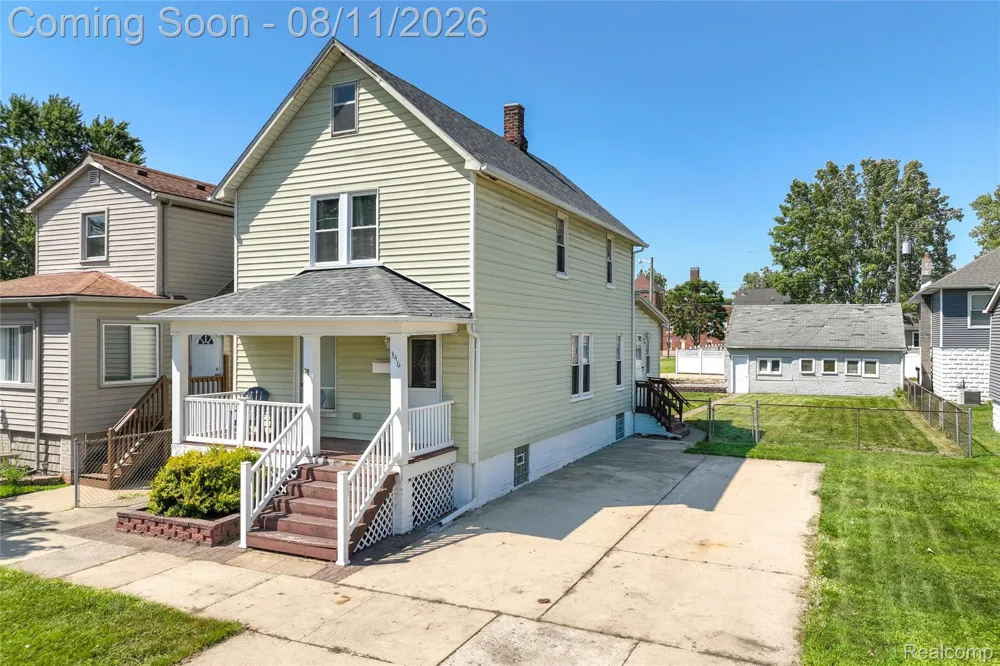 346 Sycamore Street Wyandotte City, MI 48192