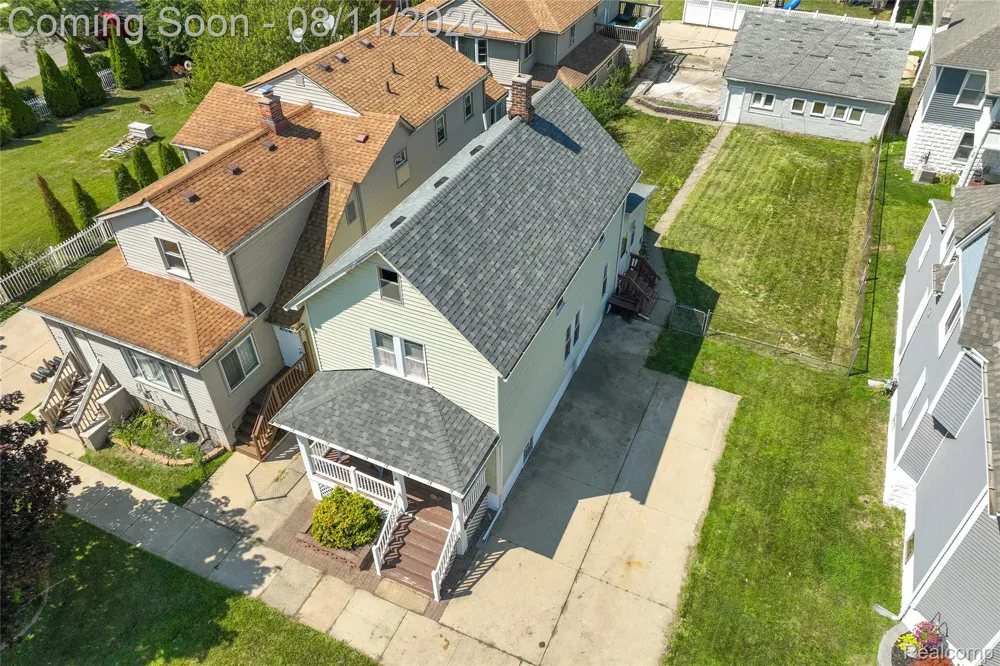 346 Sycamore Street Wyandotte City, MI 48192