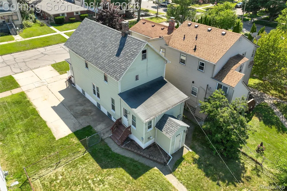 346 Sycamore Street Wyandotte City, MI 48192
