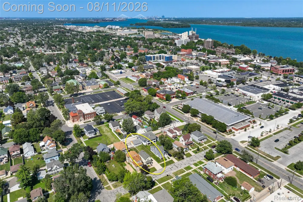 346 Sycamore Street Wyandotte City, MI 48192